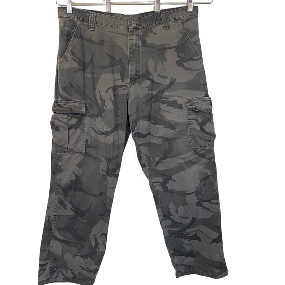 Wrangler Camo Cargo Pant Relaxed Fit Side Pockets Utility Outdoor Pant Sz 38 - Picture 1 of 10